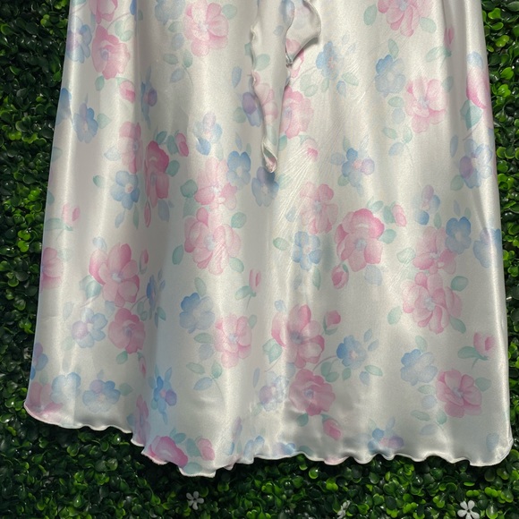 Pastel Nightie & Robe - Picture 4 of 7